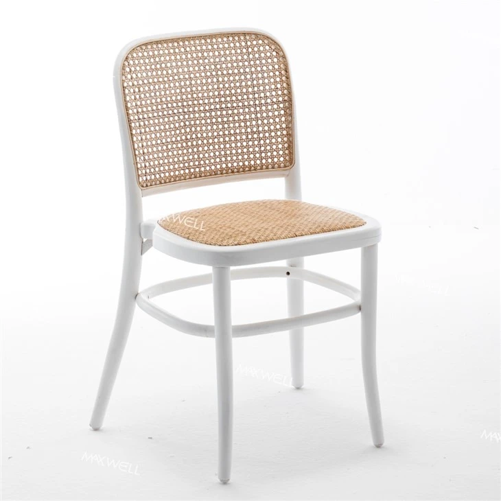 Moderne eetkamerstoel met rotan